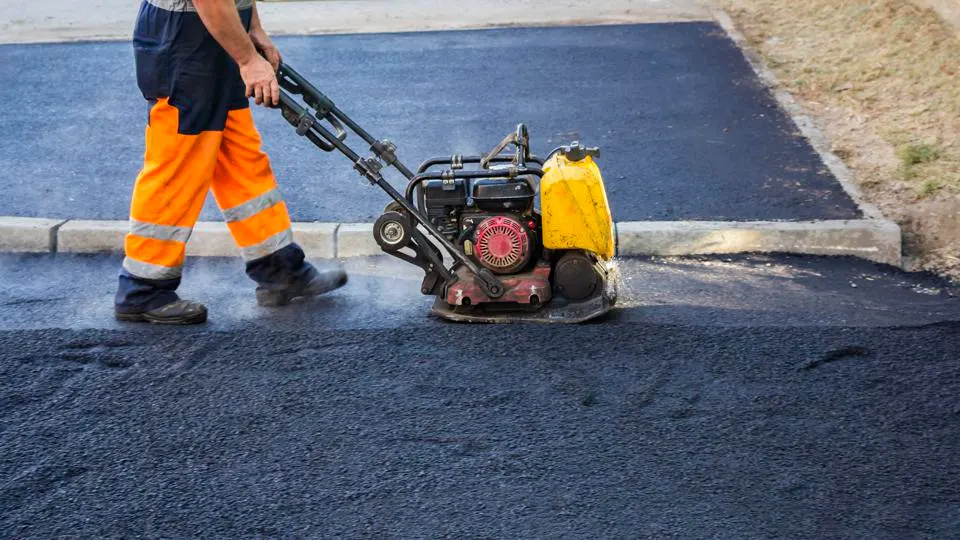 The Ultimate Guide to Choosing the Best Asphalt Repair Company and Contractor for Your Asphalt Repairs